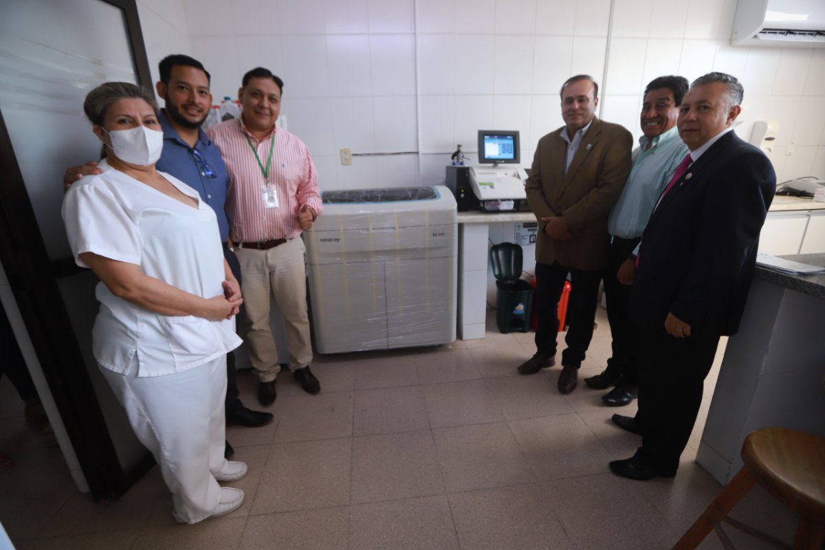 Hospital San Juan de Dios recibe equipo analizador de qu mica